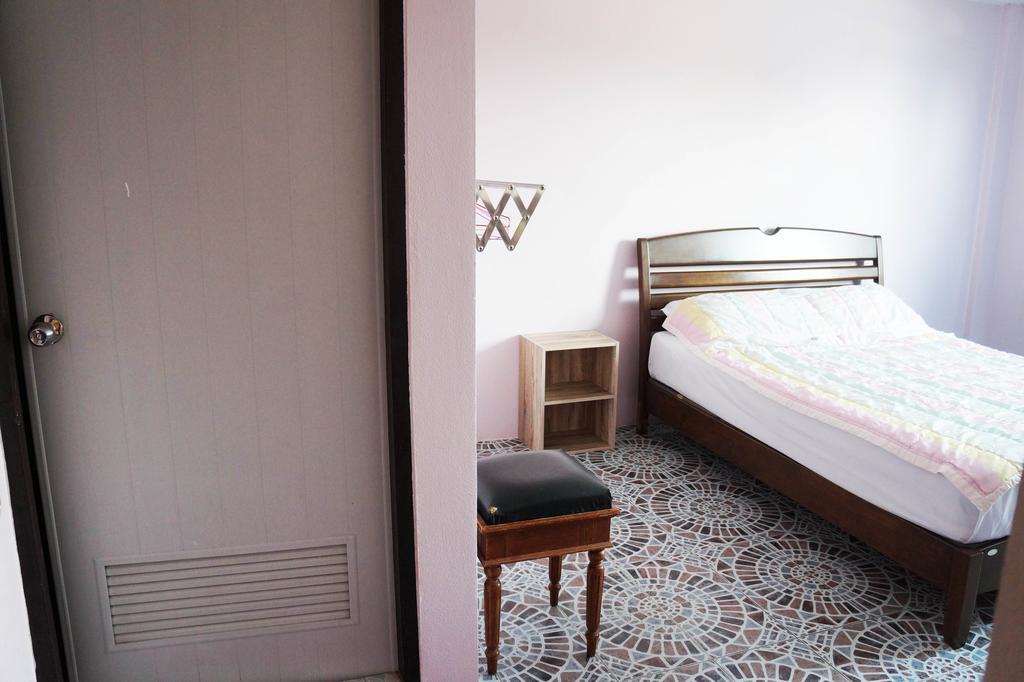 Nong Guest House Pattaya Buitenkant foto