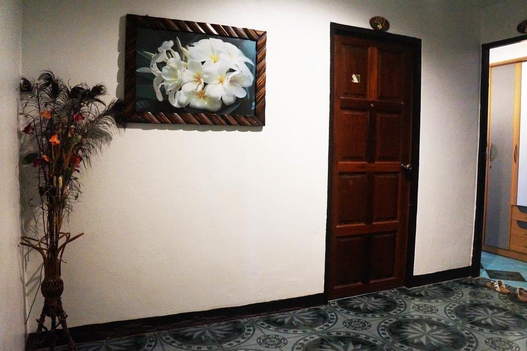 Nong Guest House Pattaya Buitenkant foto