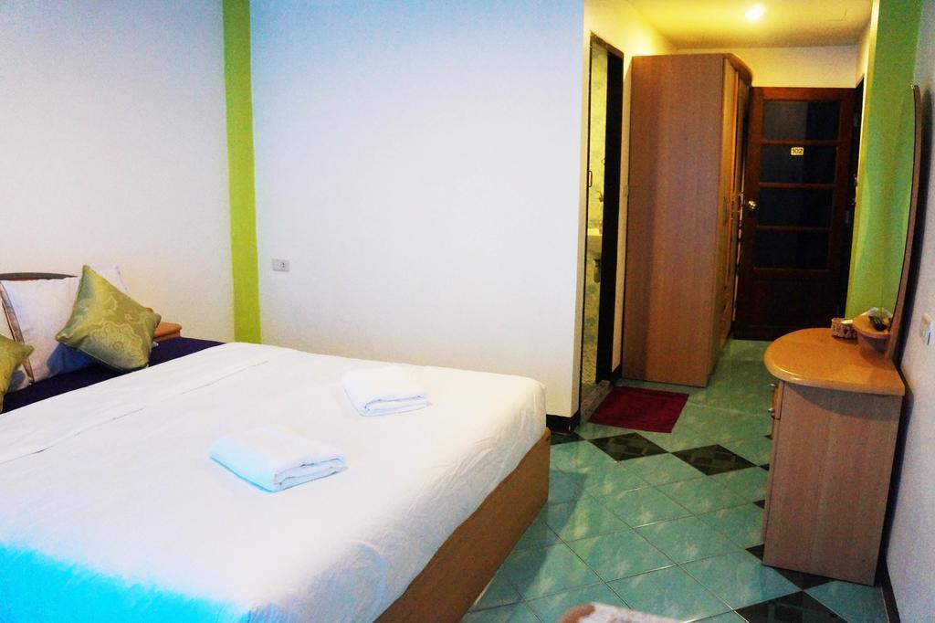 Nong Guest House Pattaya Buitenkant foto