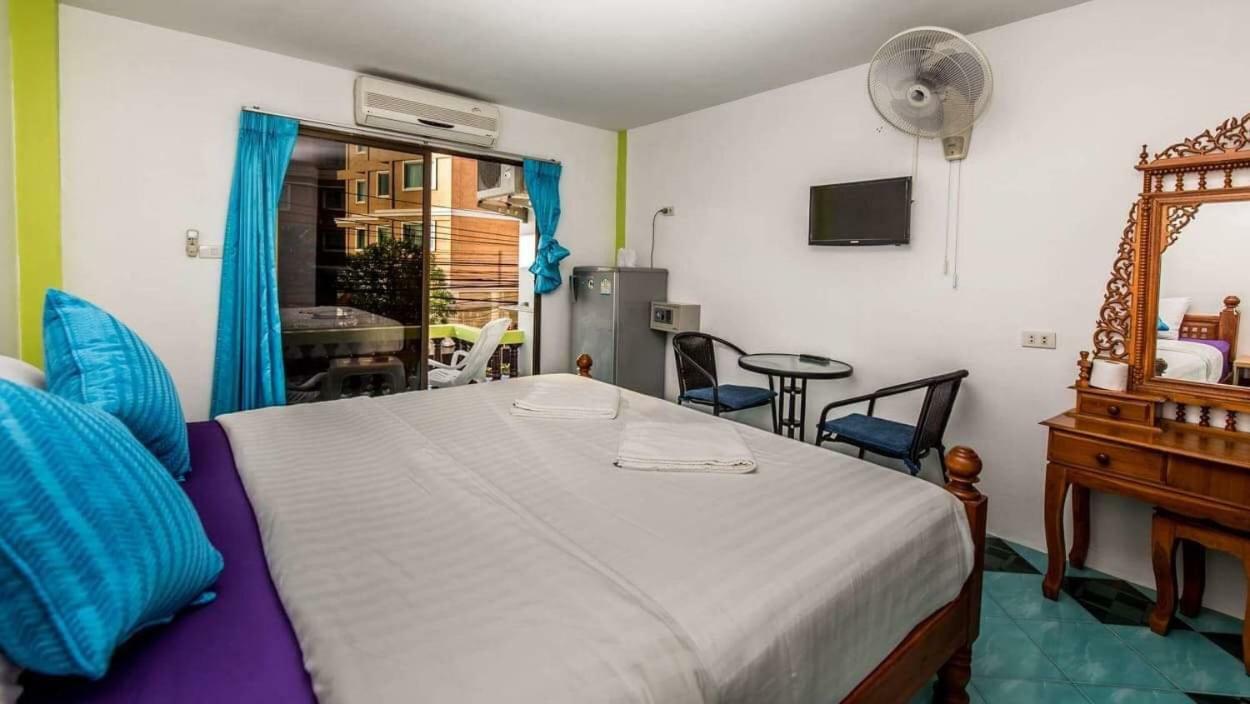 Nong Guest House Pattaya Buitenkant foto