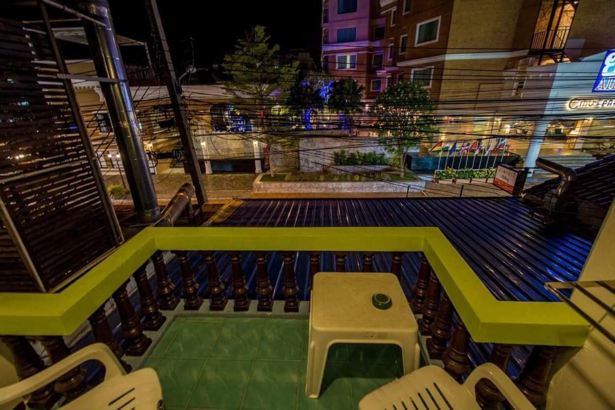 Nong Guest House Pattaya Buitenkant foto