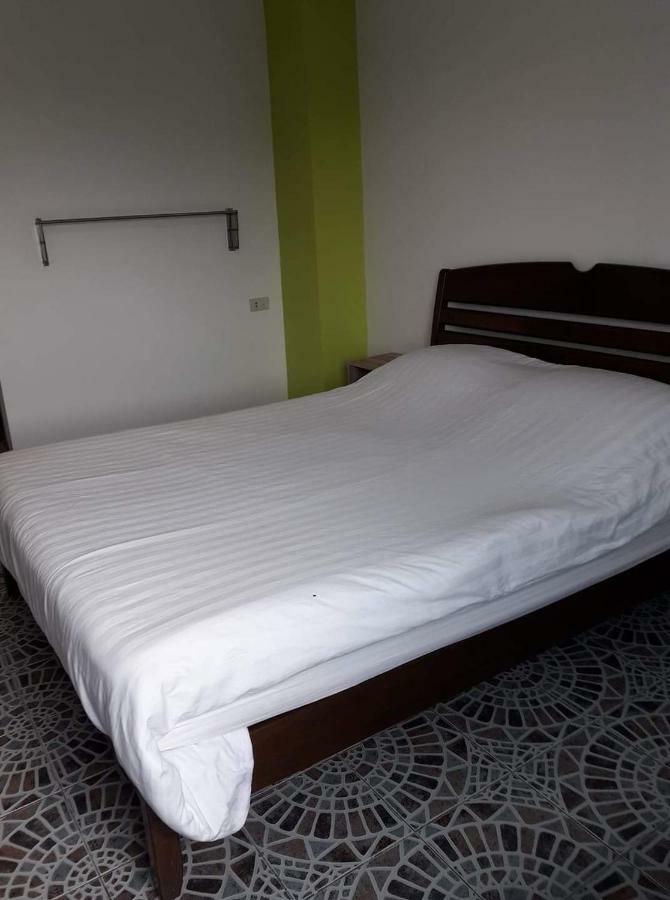 Nong Guest House Pattaya Buitenkant foto