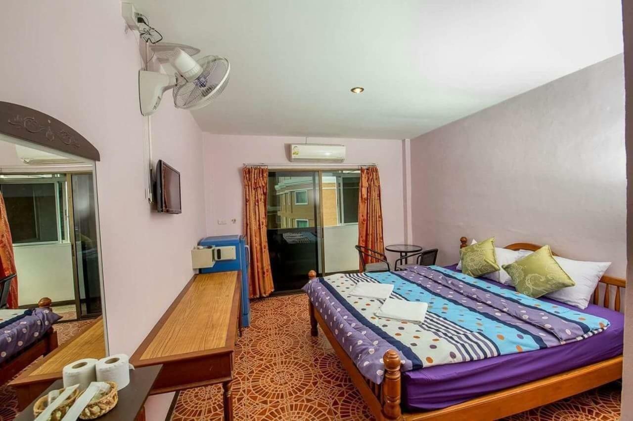 Nong Guest House Pattaya Buitenkant foto