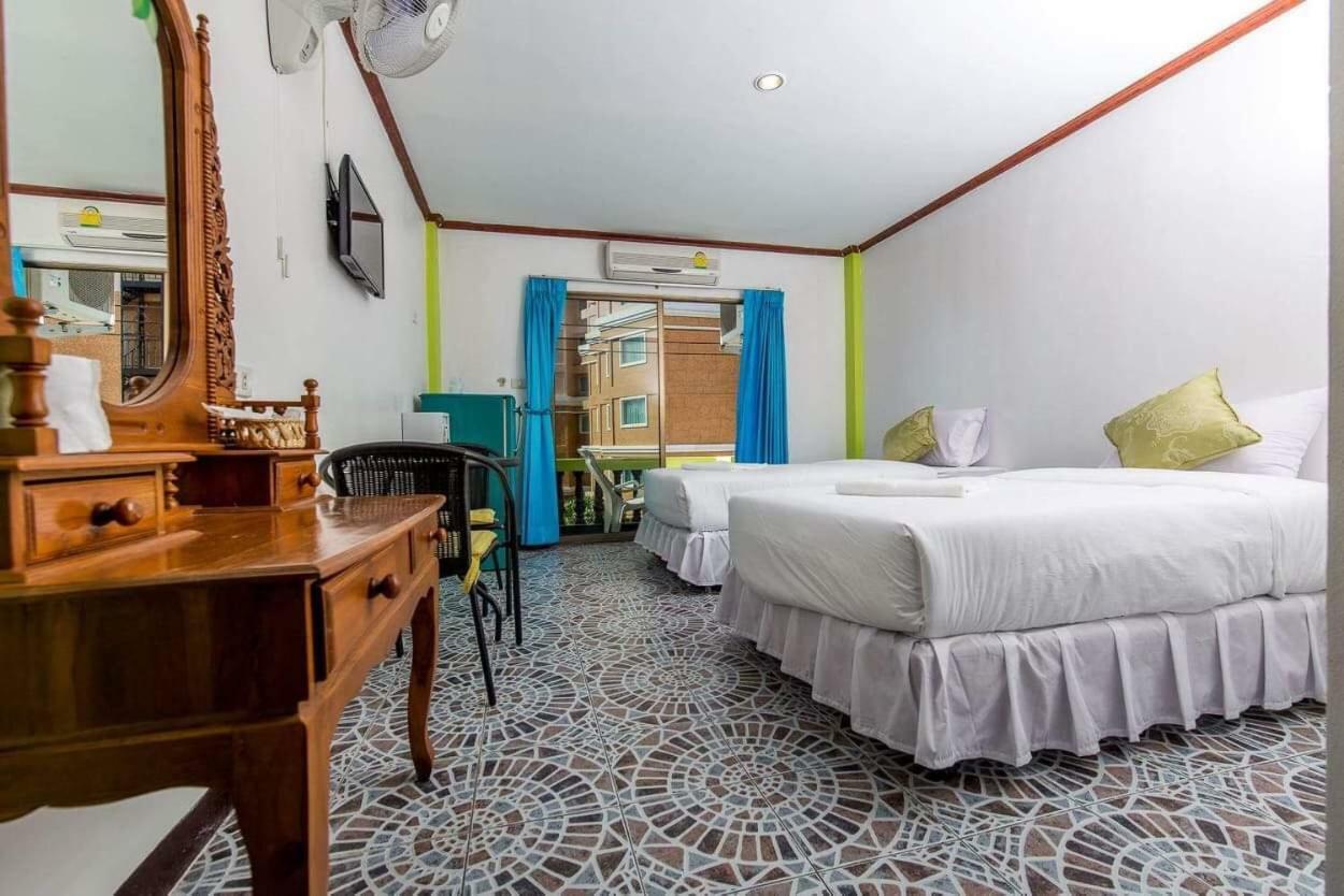 Nong Guest House Pattaya Buitenkant foto