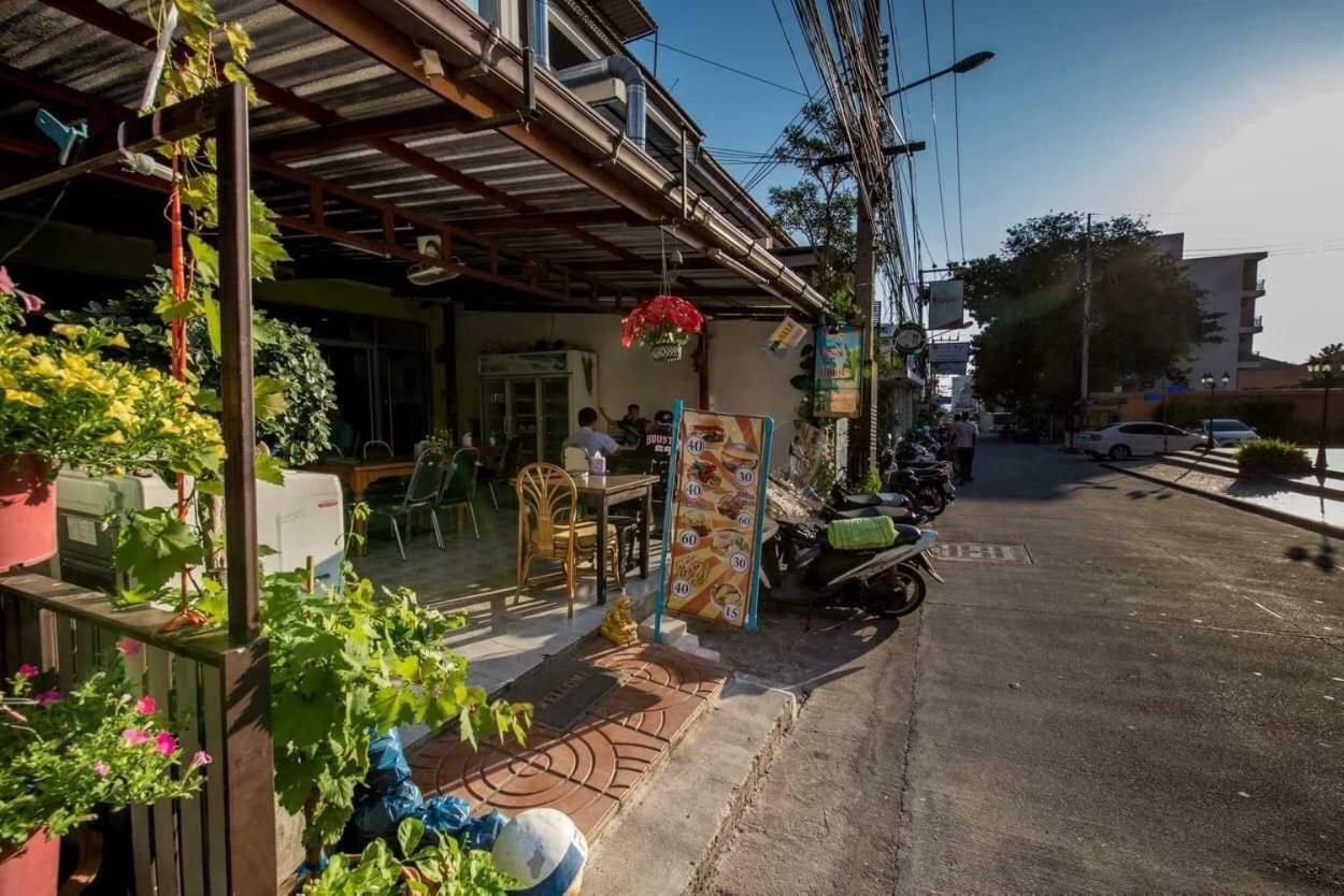 Nong Guest House Pattaya Buitenkant foto